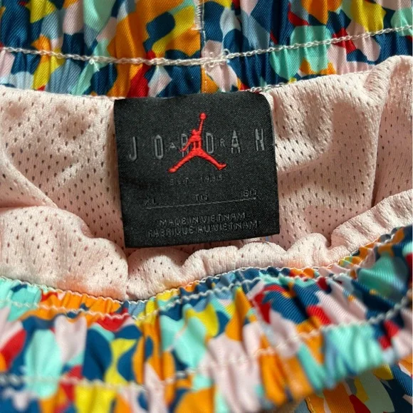 Air Jordan Essentials Poolside Legend Men's Shorts Sz XL Multi
FN4635-622 - Picture 4 of 11
